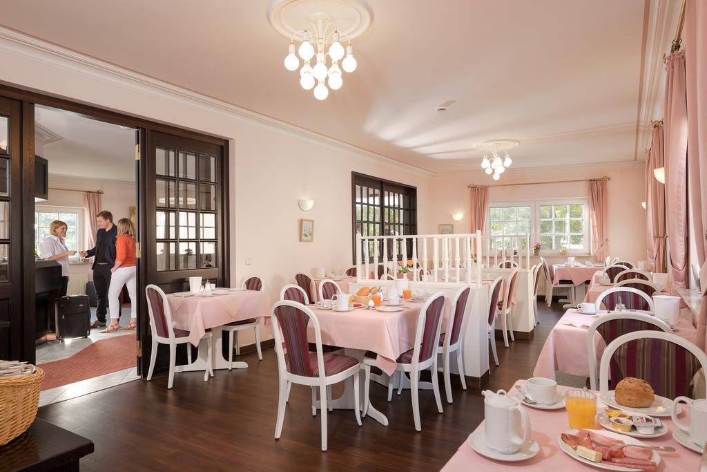 Hotel Heuboden Umkirch Dış mekan fotoğraf