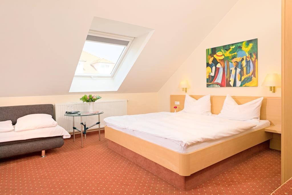 Hotel Heuboden Umkirch Dış mekan fotoğraf