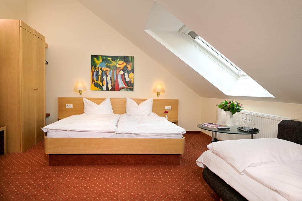 Hotel Heuboden Umkirch Dış mekan fotoğraf